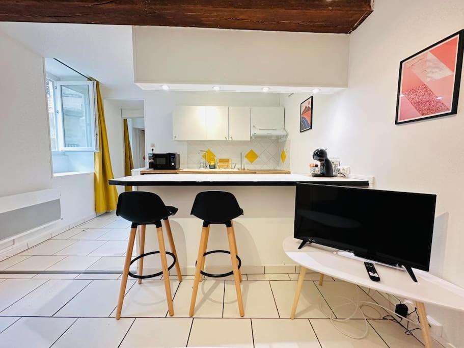 Appartement Confidentiel Laon Exterior photo