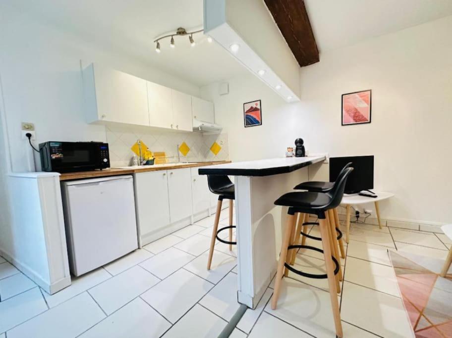 Appartement Confidentiel Laon Exterior photo