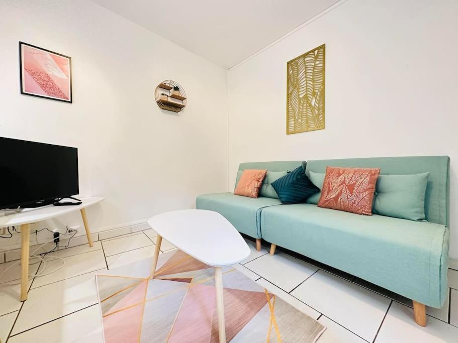 Appartement Confidentiel Laon Exterior photo