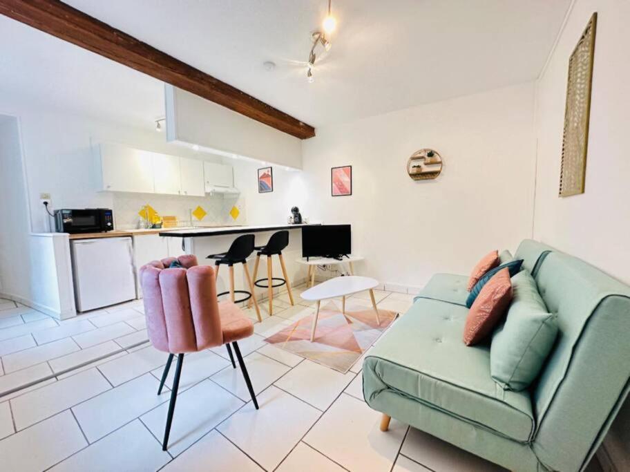 Appartement Confidentiel Laon Exterior photo