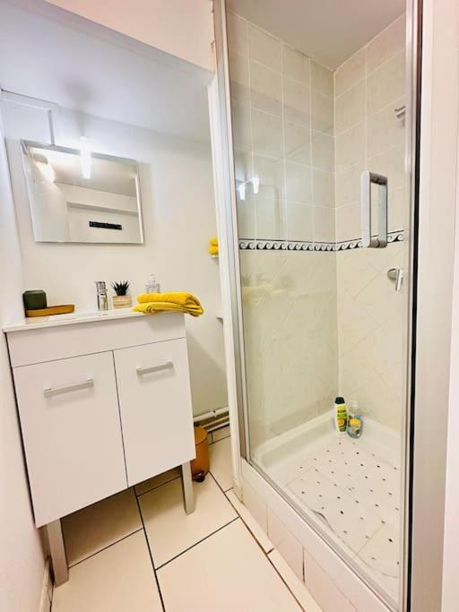 Appartement Confidentiel Laon Exterior photo