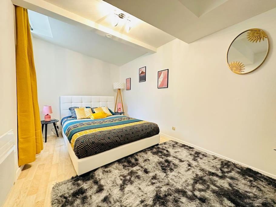 Appartement Confidentiel Laon Exterior photo
